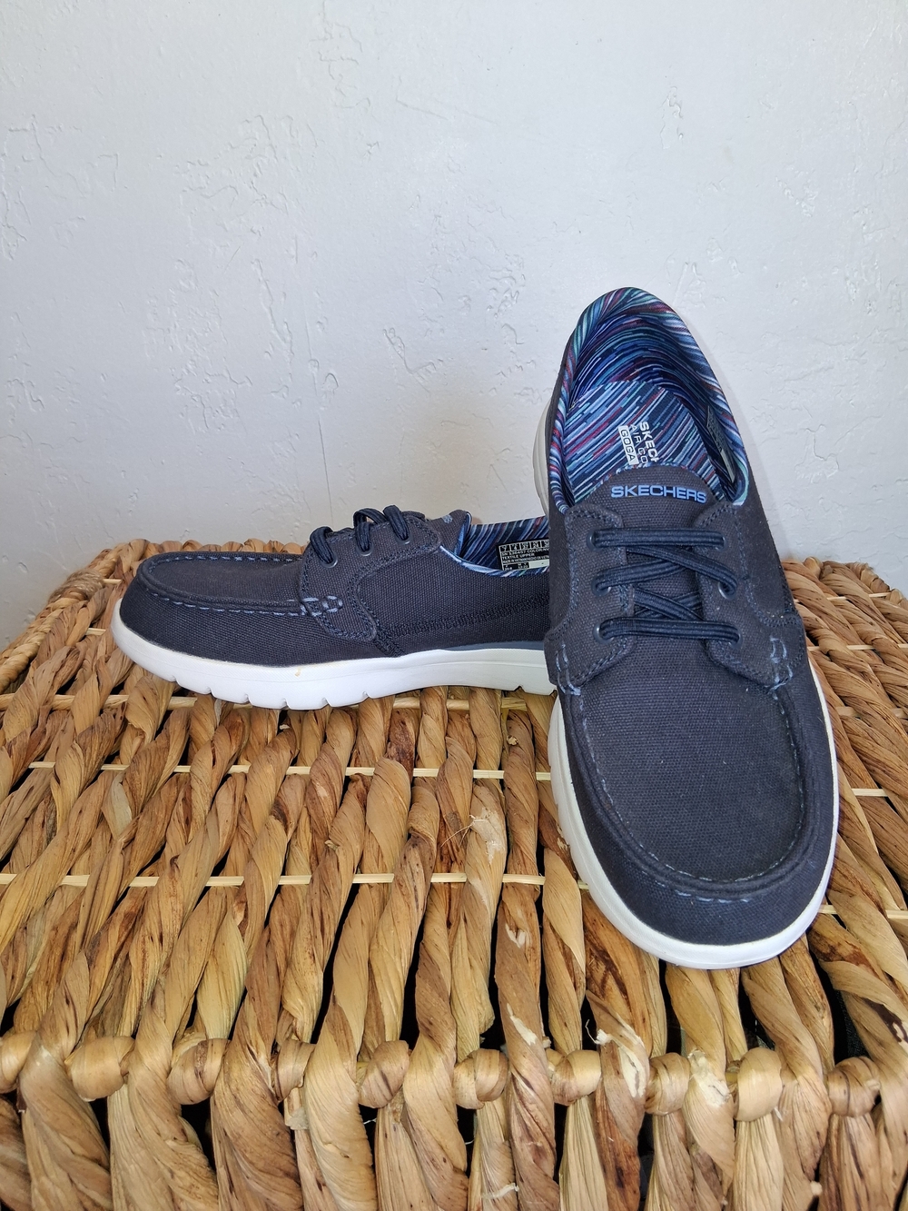 Skechers Women's Sz 7 Navy Canvas Lace-Up Boat Shoes with White Sole - Picture 2 of 7